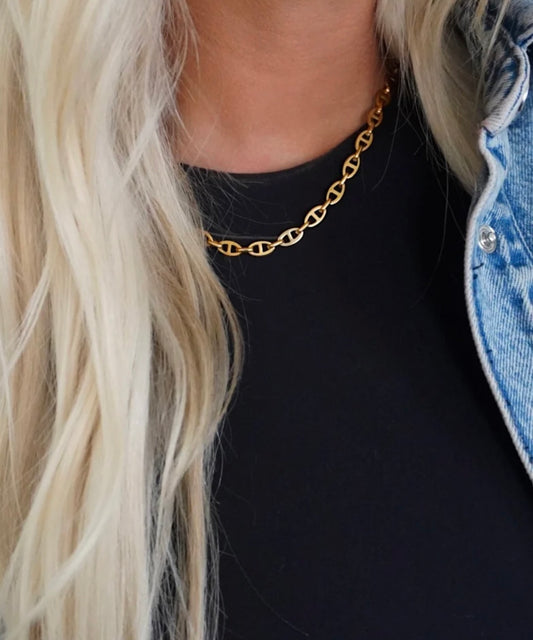 Mia Necklace